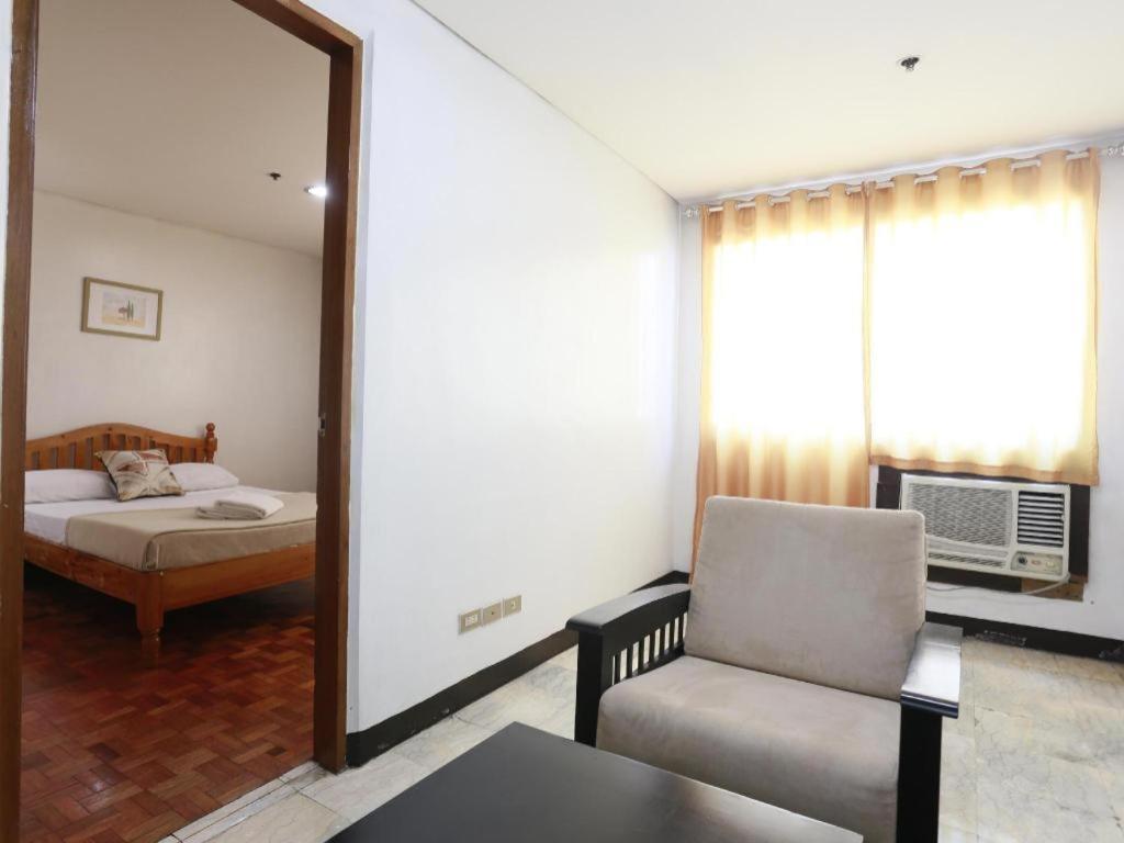The Victor Hotel Makati City Esterno foto