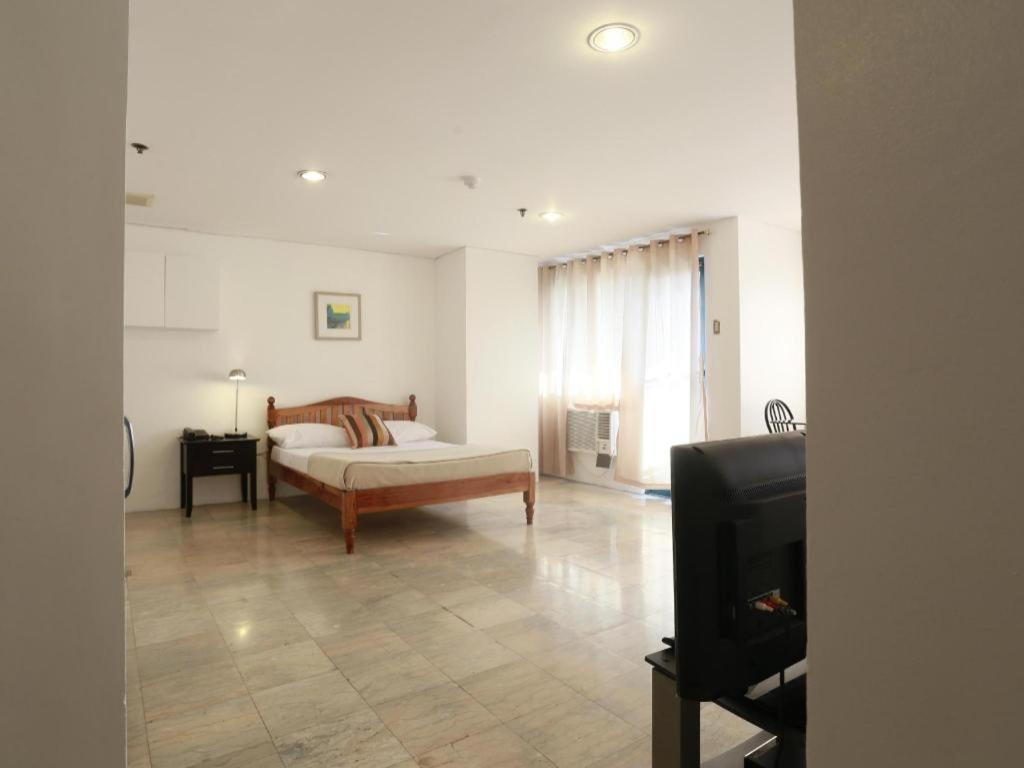 The Victor Hotel Makati City Esterno foto